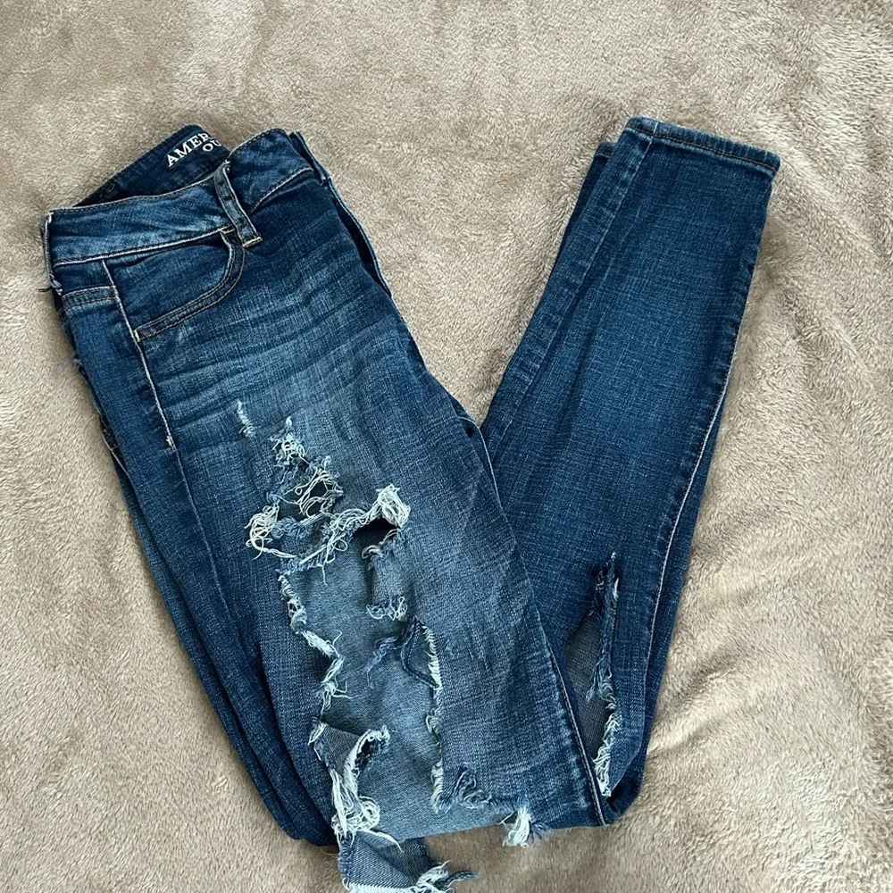 American Eagle Outfitters Distressed Blue Jeans/Jeggings - Picture 6 of 8